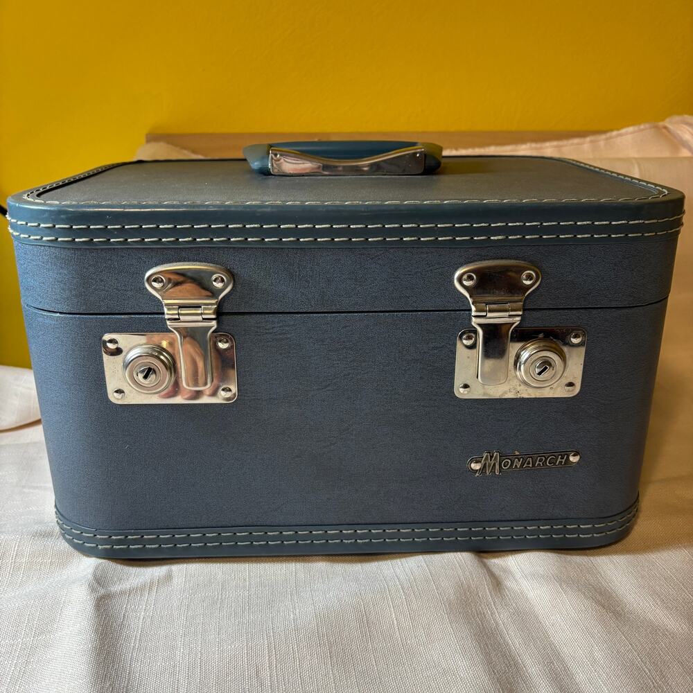 Vintage Monarch Blue Train Case Vanity Cosmetic Case Mirror Tray Mid Century
